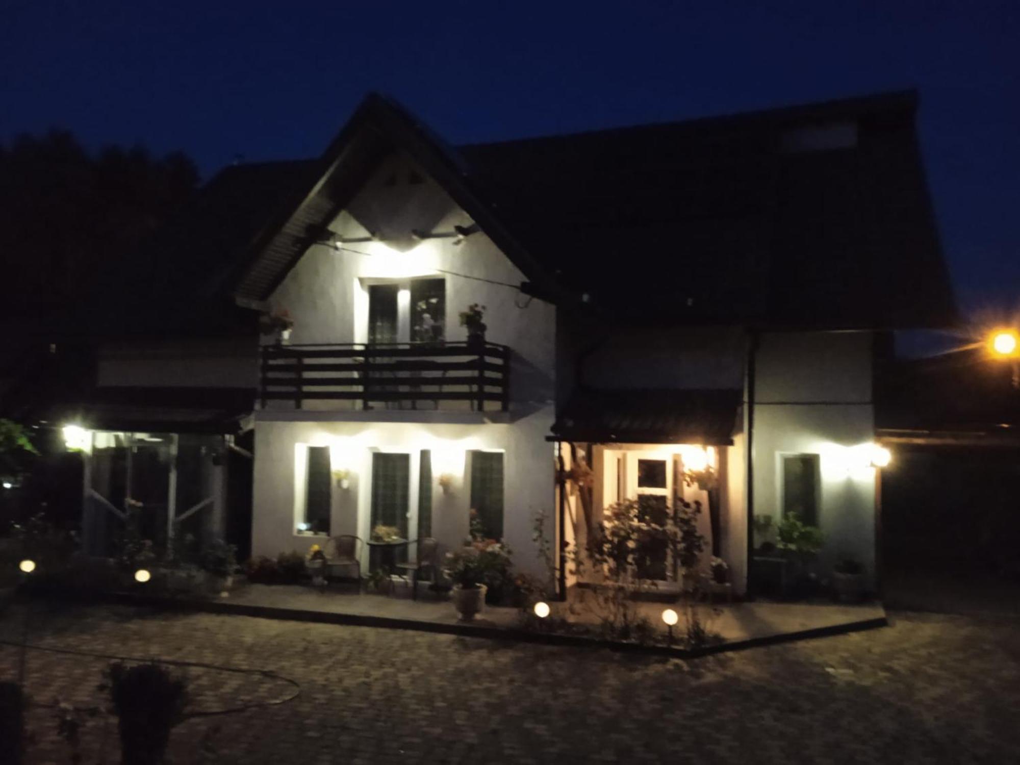 Edelweiss Ilinca Apartment Zarnesti Exterior photo
